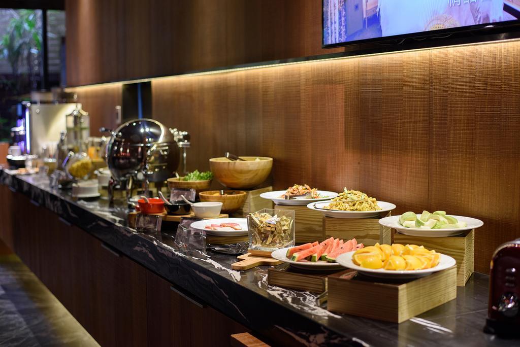 Inhouse Hotel Taichung Exterior foto